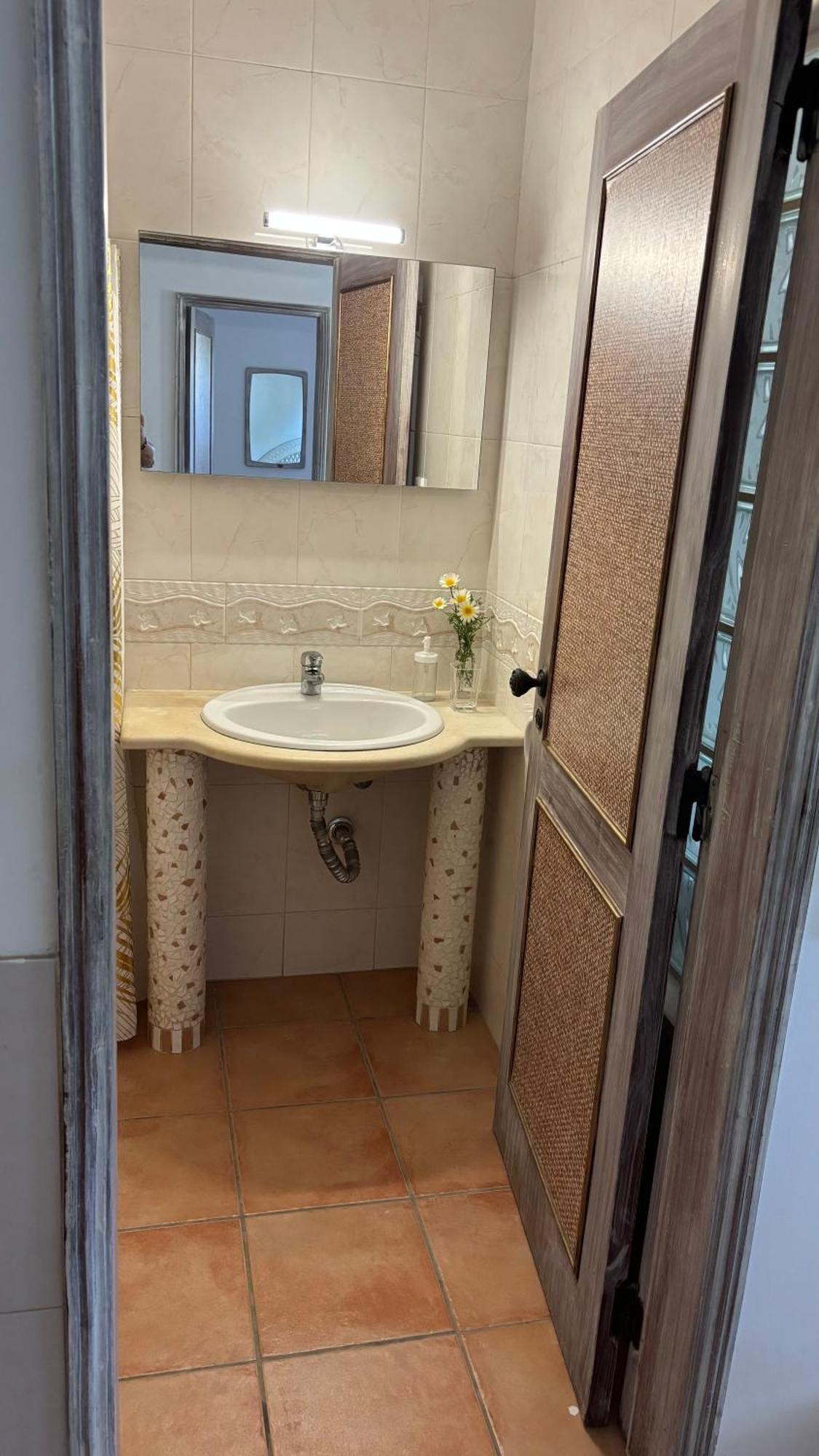 Aparts 8 T1 E T0 Apartamento
