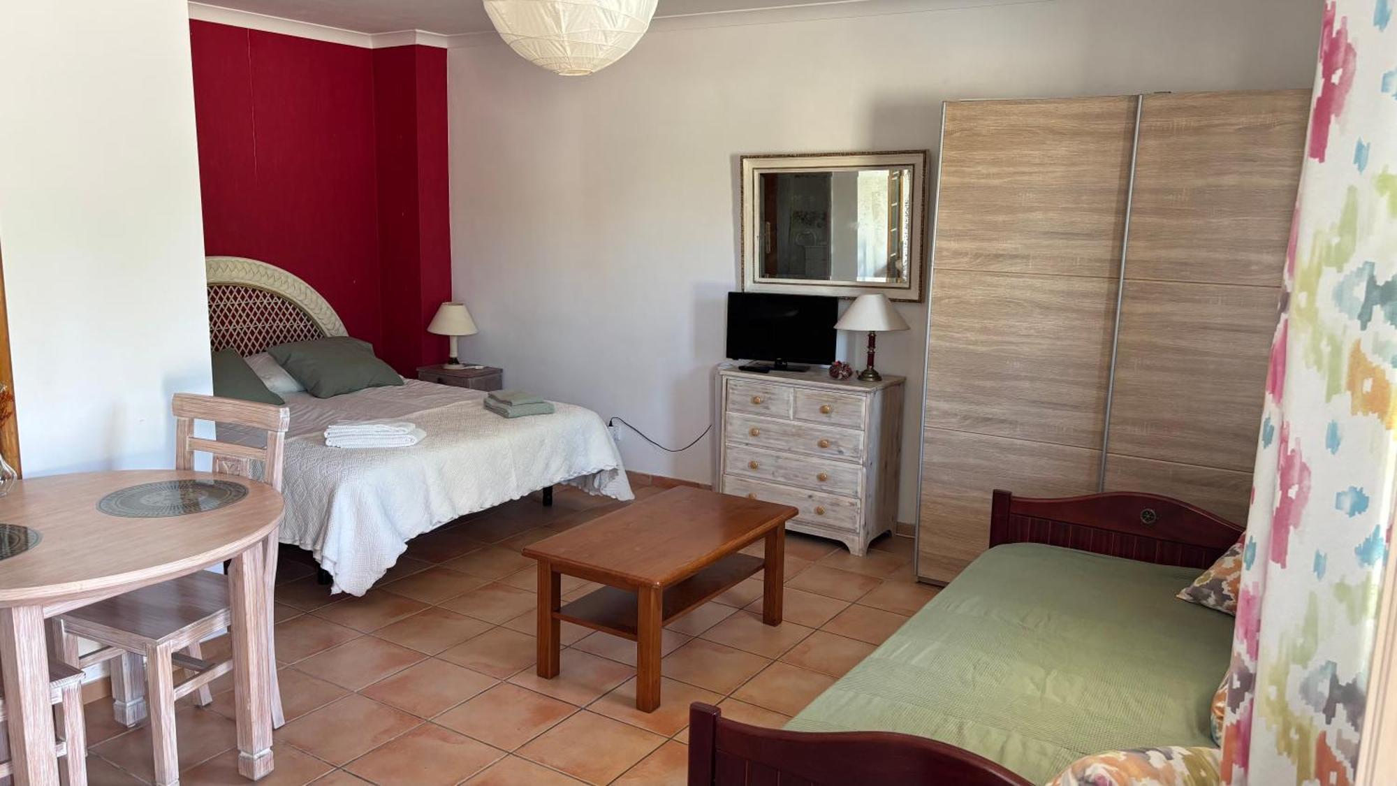 Apartamento Aparts 8 T1 E T0 *