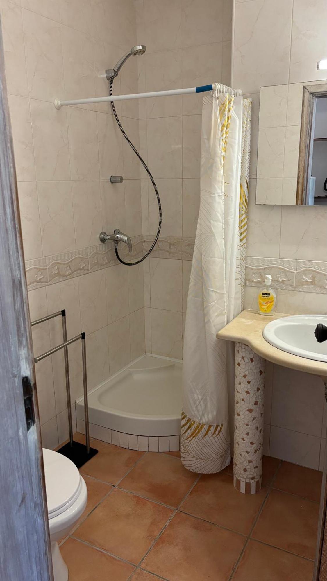 Aparts 8 T1 E T0 Apartamento